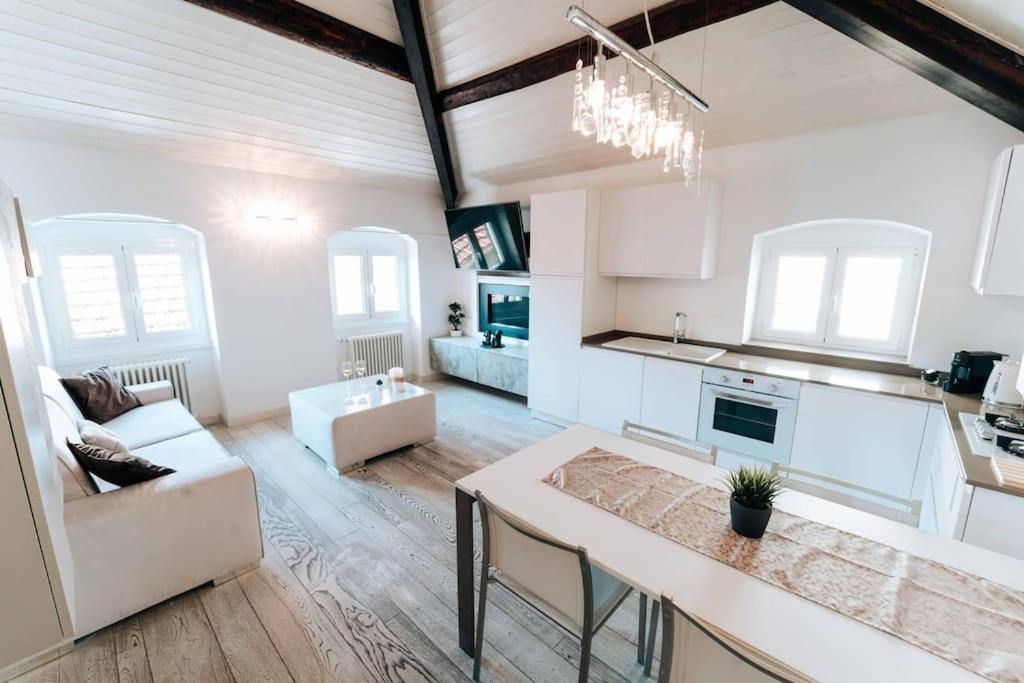 Loft Cavour - Teatro Ariston Appartement San Remo Buitenkant foto